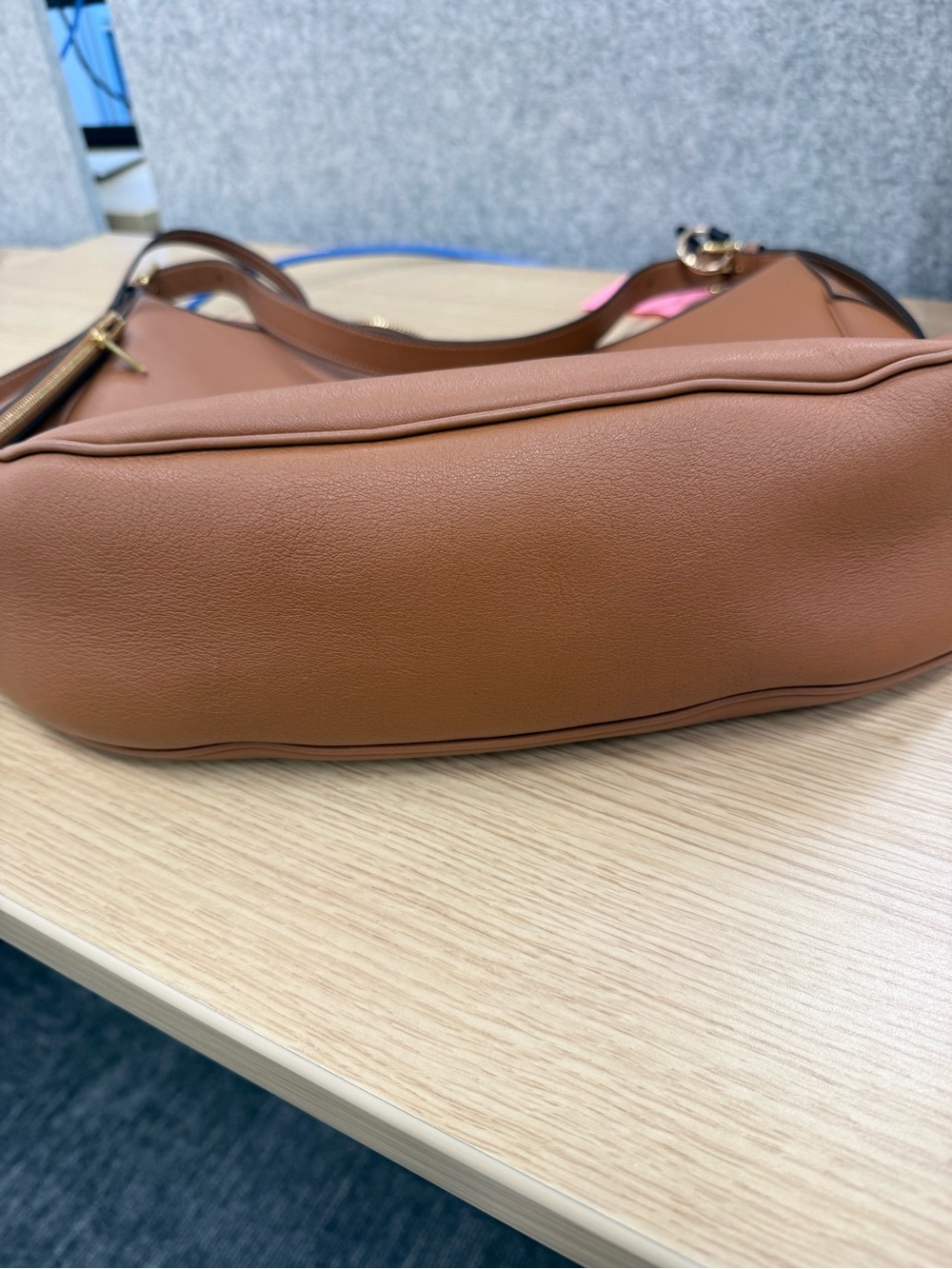 SOLD - CELINE Supple Calfskin large Triomphe Heloise Shoulder Bag Tan 👜🌟💎❤️ - Picture 8 of 13